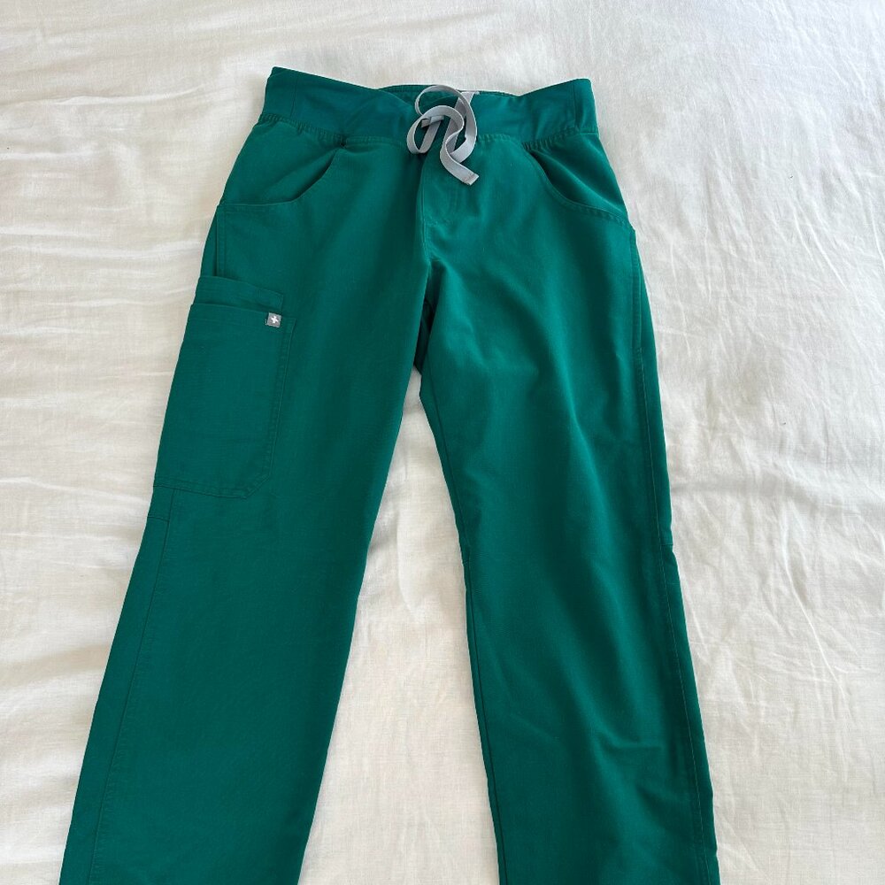 FIGS Hunter Green Kade Cargo Scrub Pants (XS)